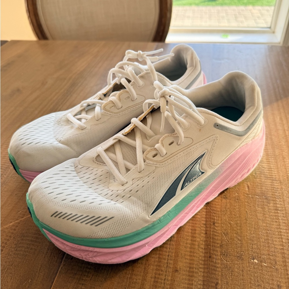 Altra Olympus White Women's Road Running Shoes with Pink & Teal Midsole - Picture 2 of 7